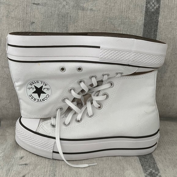 Converse Shoes - Converse Women's Chuck Taylor All-Star Lift Hightop - White/Black - 6.5
